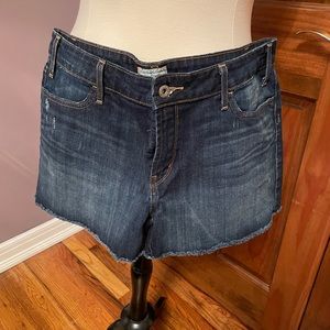 SALE! Levi’s denim shorts